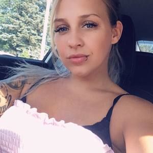 Meet your Posher, Anne-julie